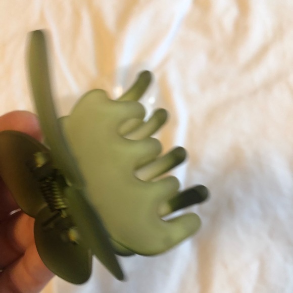 Jade Beauty Bundle - Picture 5 of 7